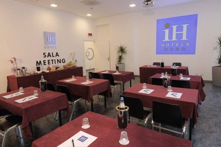 iH Hotels Milano Lorenteggio conference room,meeting room