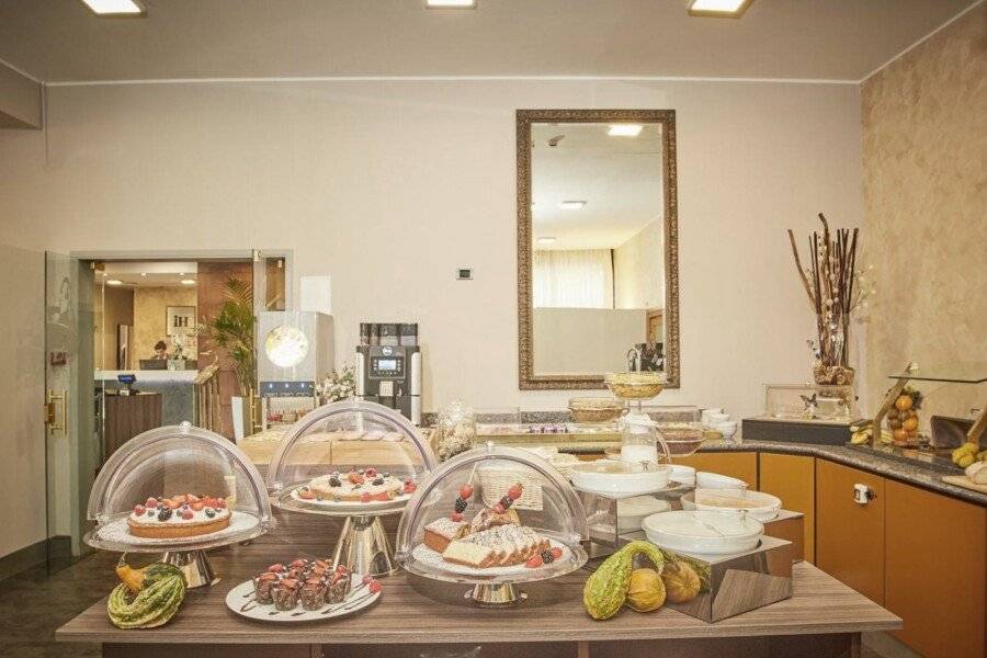 iH Hotels Milano Lorenteggio breakfast, restaurant