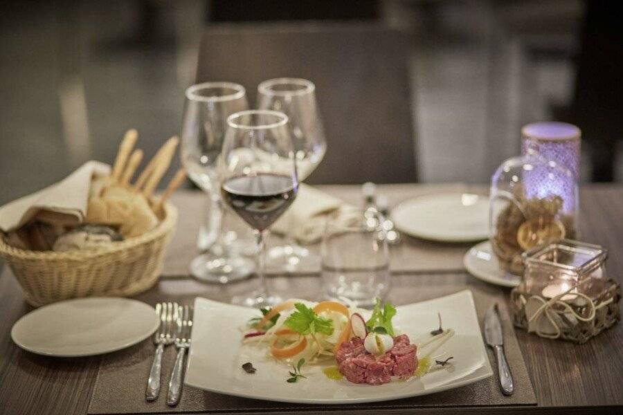 iH Hotels Milano Lorenteggio , restaurant