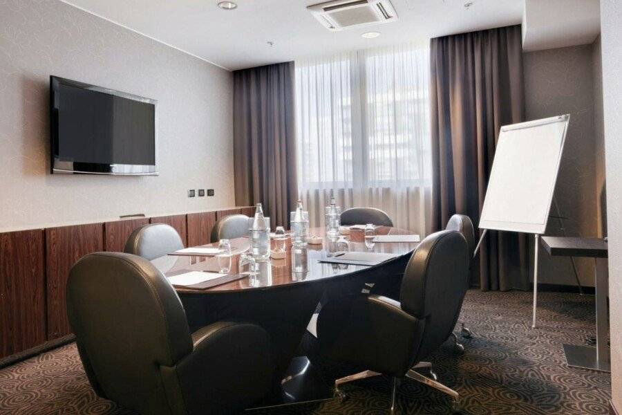 Crowne Plaza City, an IHG Hotel conference room,meeting room