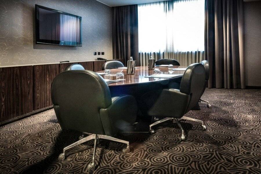 Crowne Plaza City, an IHG Hotel conference room,meeting room