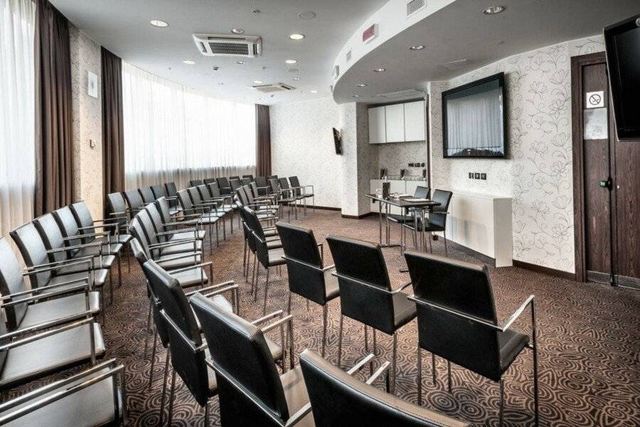 Crowne Plaza City, an IHG Hotel conference room,meeting room