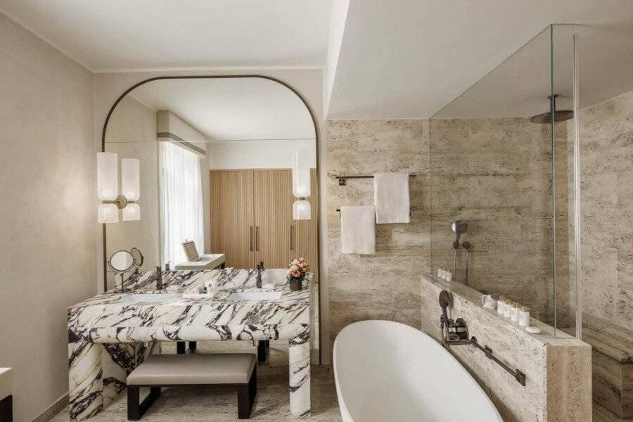 Park Hyatt Milano bathtub