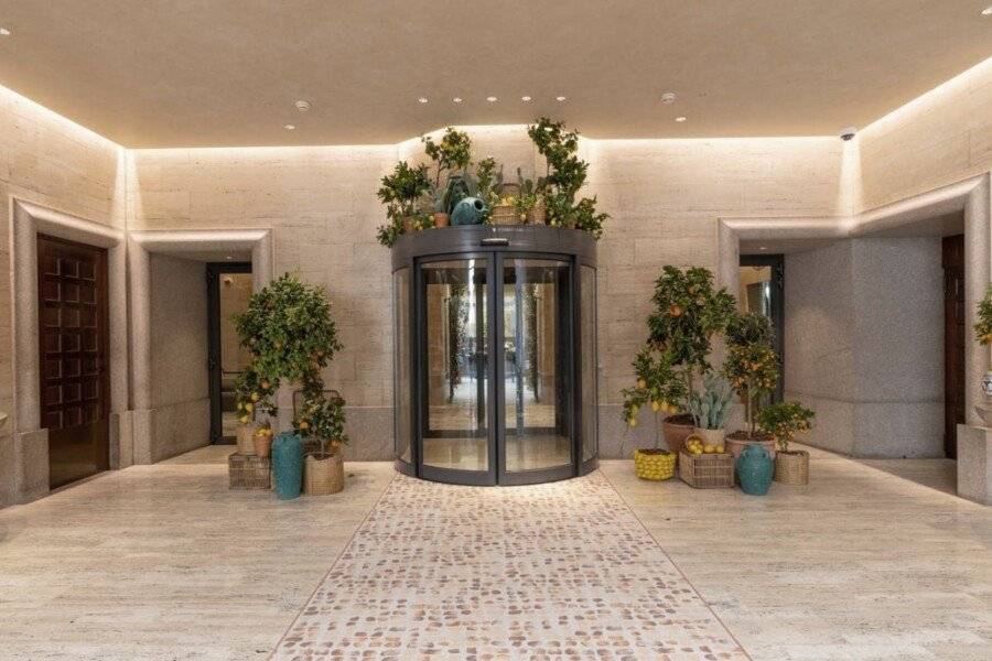 Park Hyatt Milano lobby