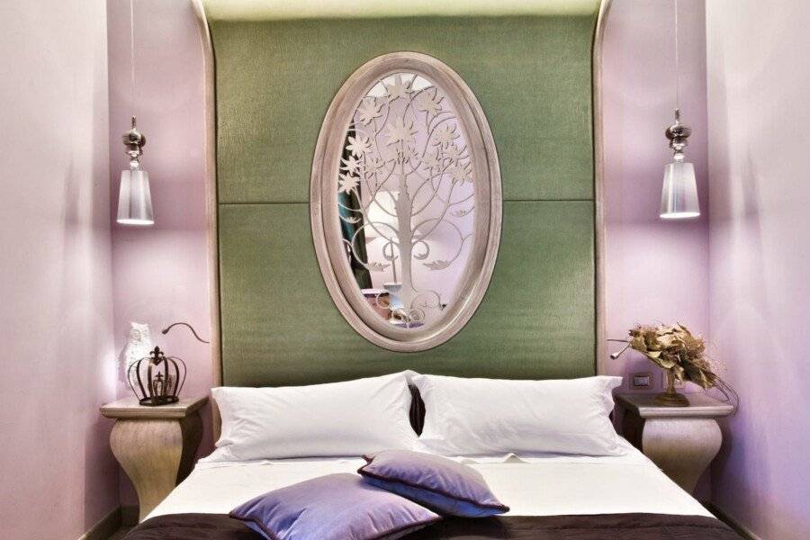 Château Monfort - Relais & Châteaux hotel bedroom