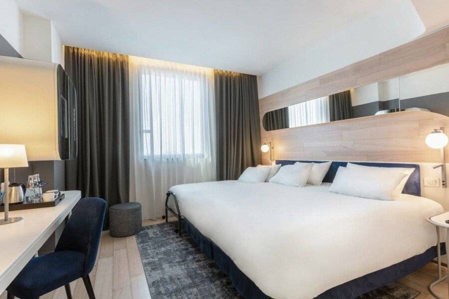 voco-Fiere, an IHG Hotel hotel bedroom