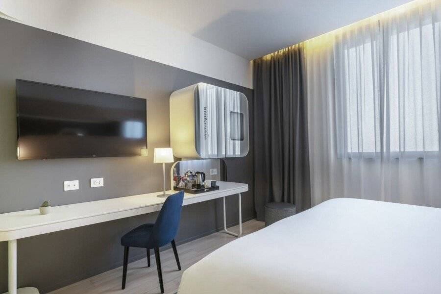 voco-Fiere, an IHG Hotel hotel bedroom