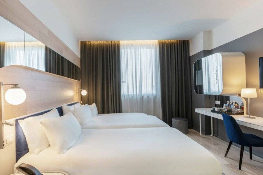 voco-Fiere, an IHG Hotel hotel bedroom