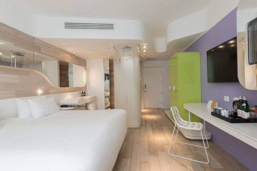 voco-Fiere, an IHG Hotel hotel bedroom