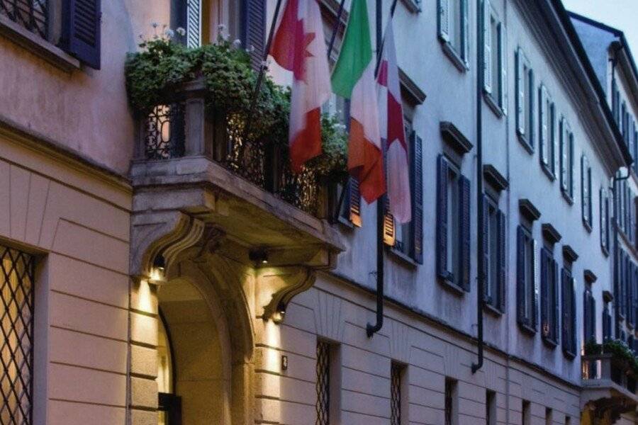 Four Seasons Hotel Milano facade