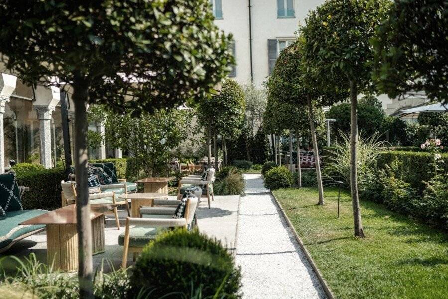 Four Seasons Hotel Milano garden