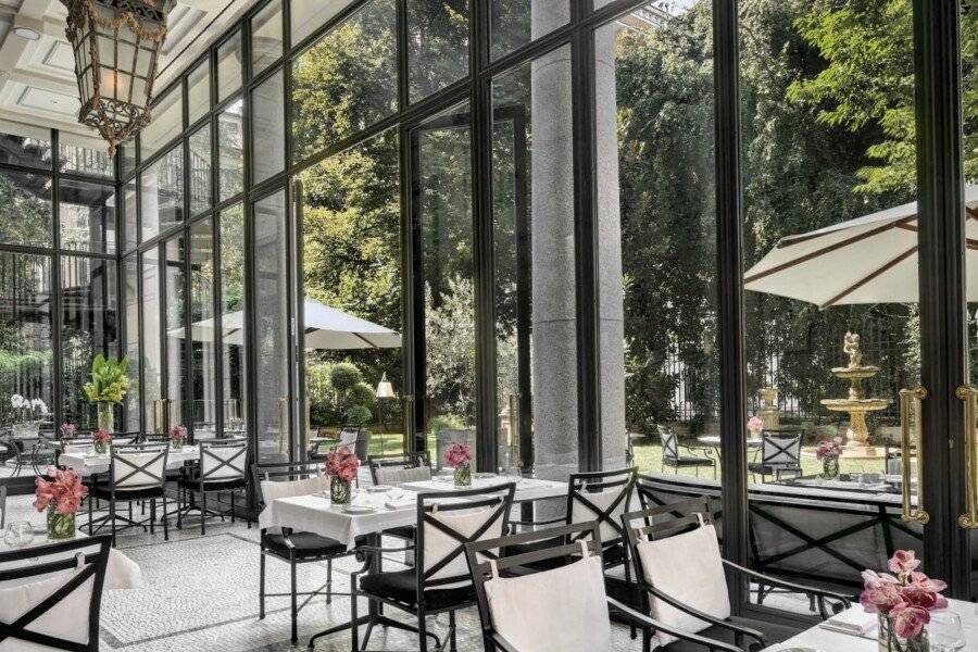 Palazzo Parigi Hotel & Grand Spa - LHW restaurant,garden