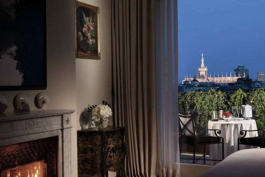 Palazzo Parigi Hotel & Grand Spa - LHW hotel bedroom,balcony,ocean view