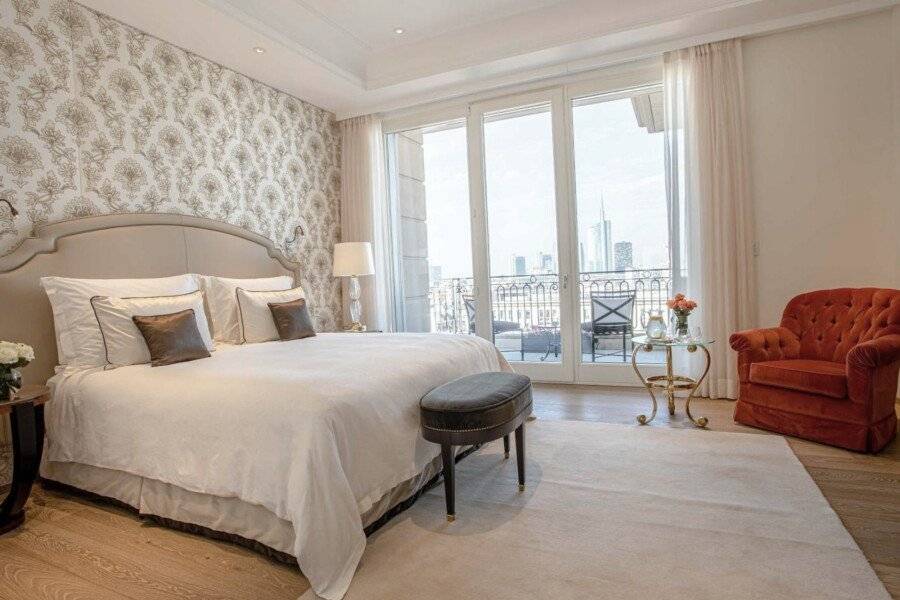 Palazzo Parigi Hotel & Grand Spa - LHW hotel bedroom,balcony,ocean view