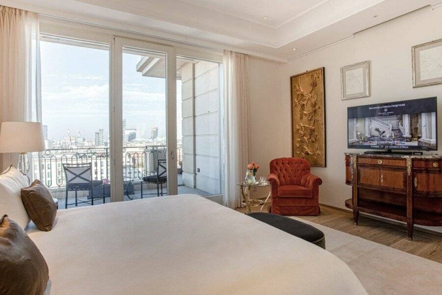 Palazzo Parigi Hotel & Grand Spa - LHW hotel bedroom,balcony,ocean view