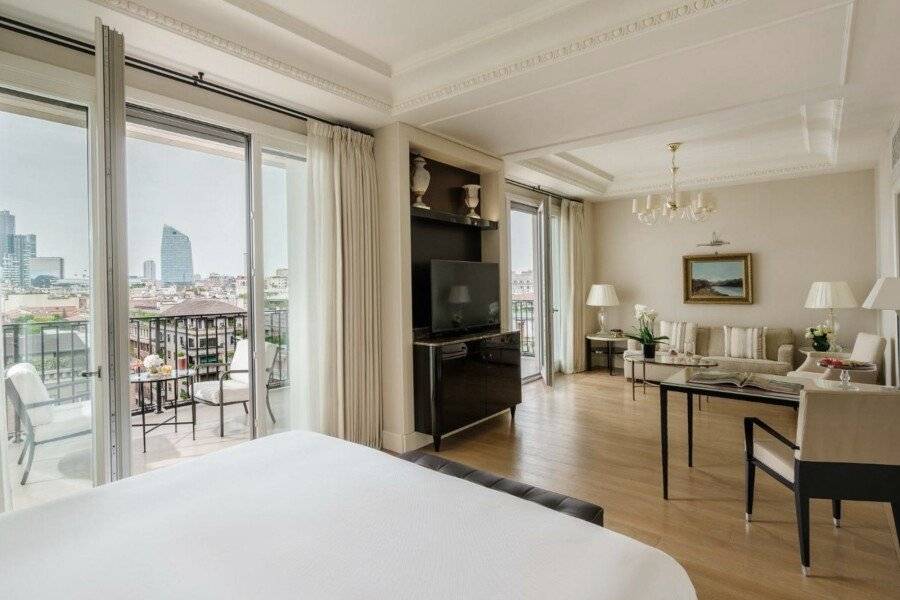 Palazzo Parigi Hotel & Grand Spa - LHW hotel bedroom,balcony,ocean view