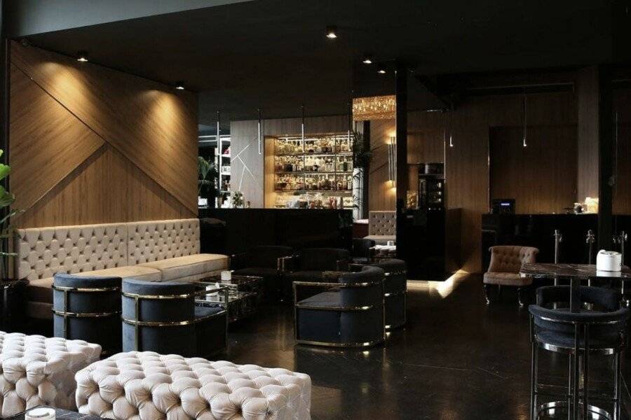 The Glamore Milano Duomo lobby,bar