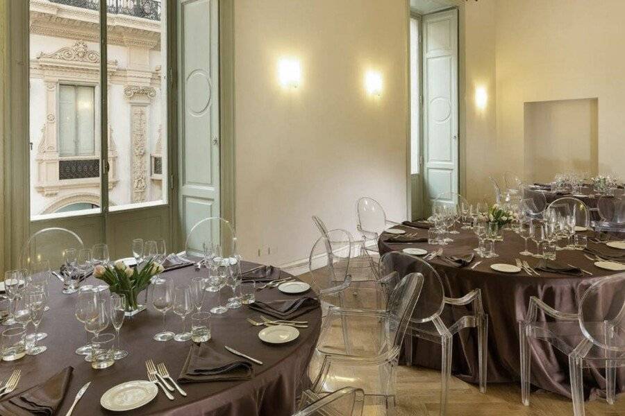 The Glamore Milano Duomo conference room