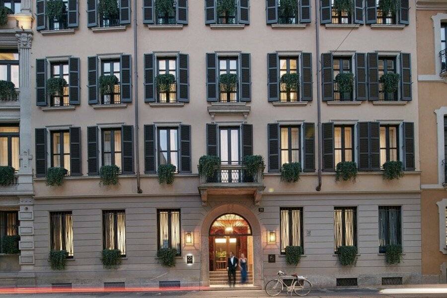 Mandarin Oriental, Milan facade