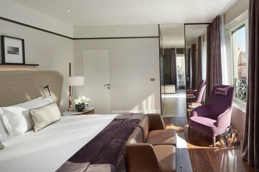 Mandarin Oriental, Milan hotel bedroom