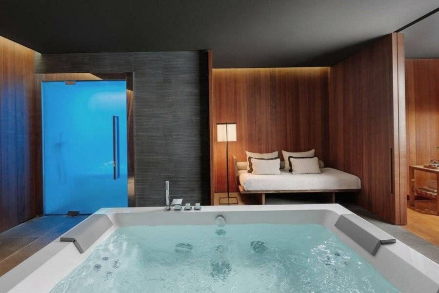 Mandarin Oriental, Milan spa,jacuzzi