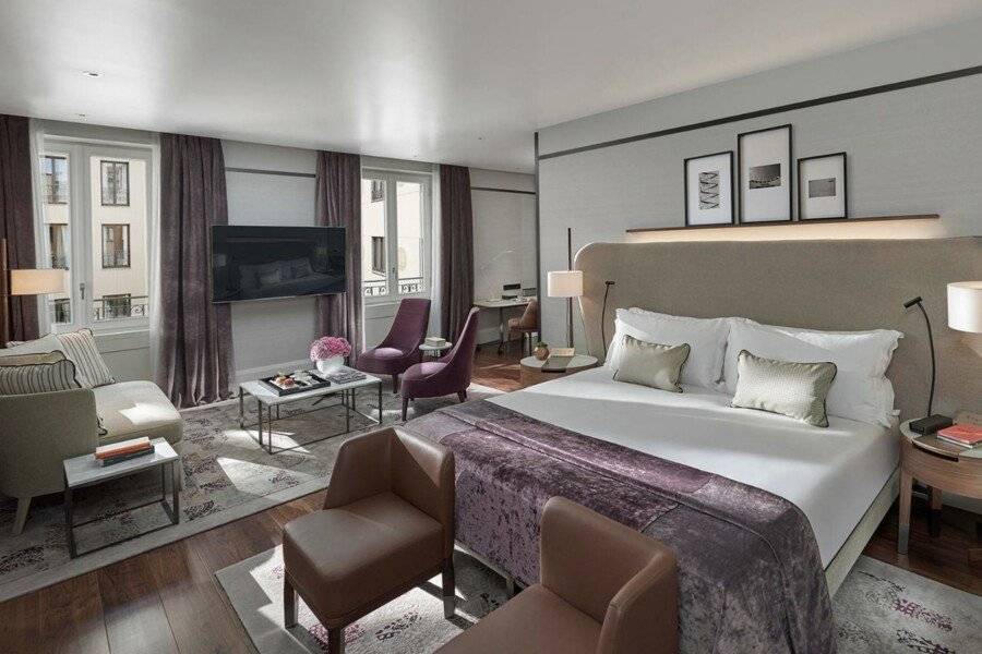 Mandarin Oriental, Milan hotel bedroom