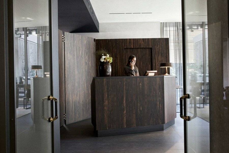 Hotel VIU Milan front desk, lobby, 