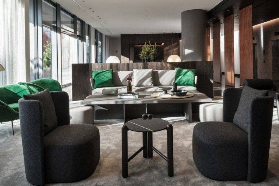 Hotel VIU Milan lobby