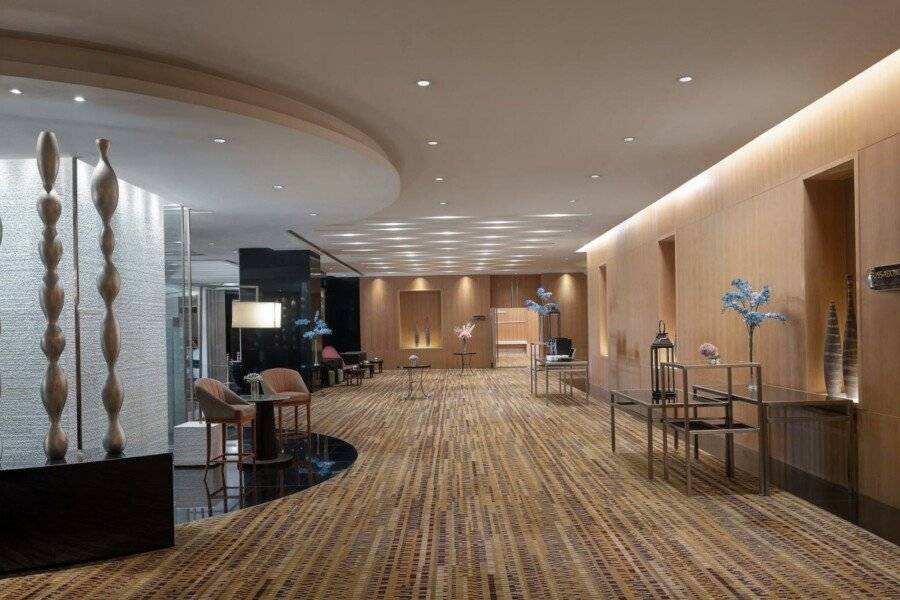 Swissotel Ratchada lobby