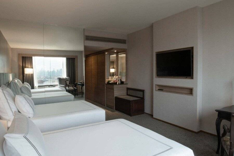 Swissotel Ratchada hotel bedroom