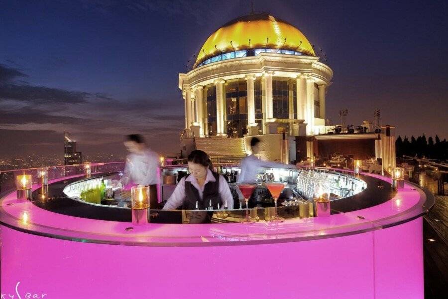 lebua at State Tower rooftop pool,bar