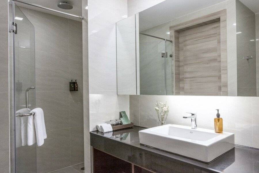 Adelphi Suites Bangkok - SHA Extra Plus bathtub