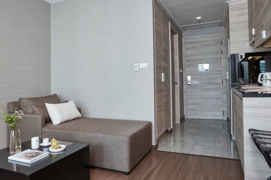 Adelphi Suites Bangkok - SHA Extra Plus hotel bedroom