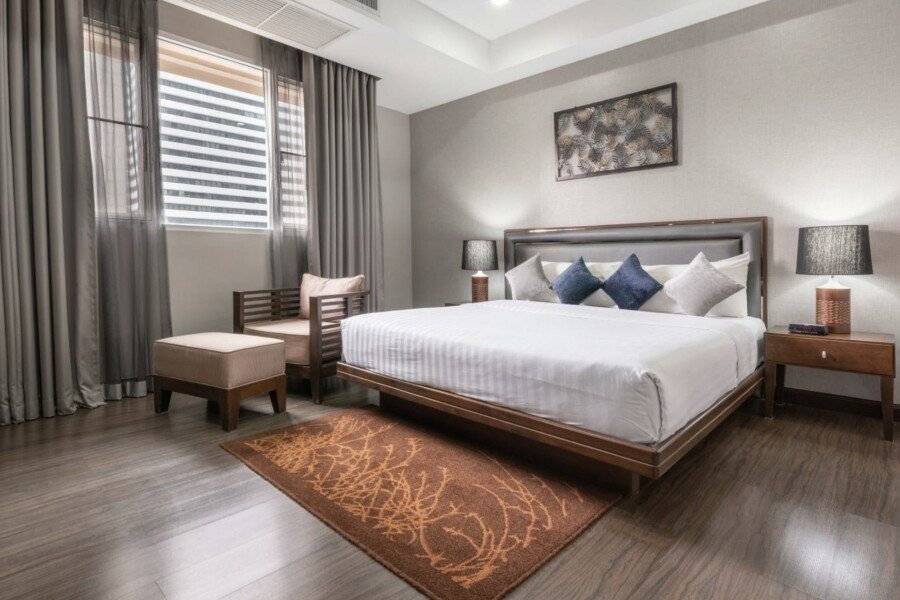 Grand Mercure Bangkok Asoke Residence hotel bedroom