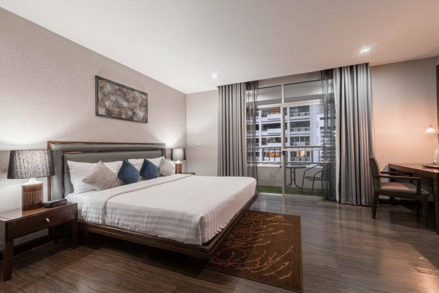 Grand Mercure Bangkok Asoke Residence hotel bedroom