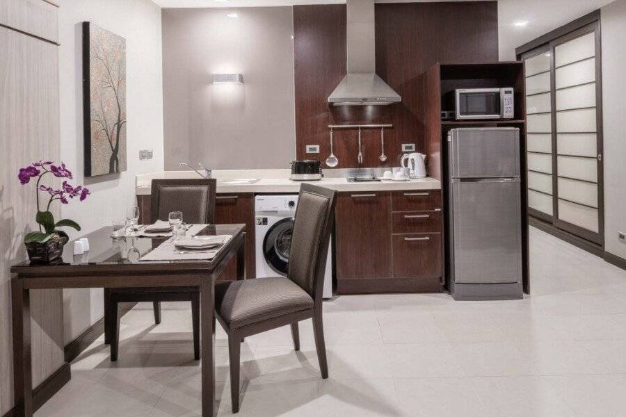 Grand Mercure Bangkok Asoke Residence kitchen