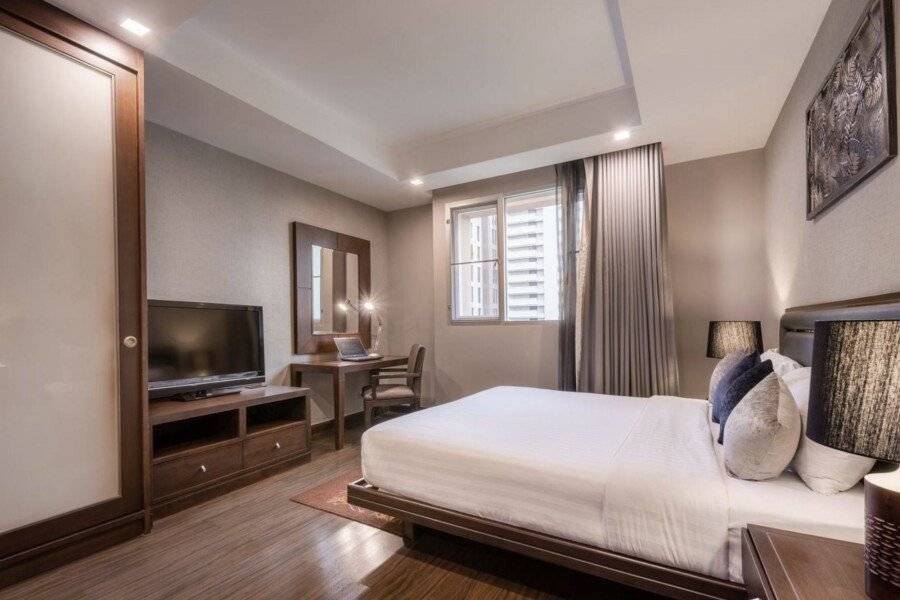 Grand Mercure Bangkok Asoke Residence hotel bedroom