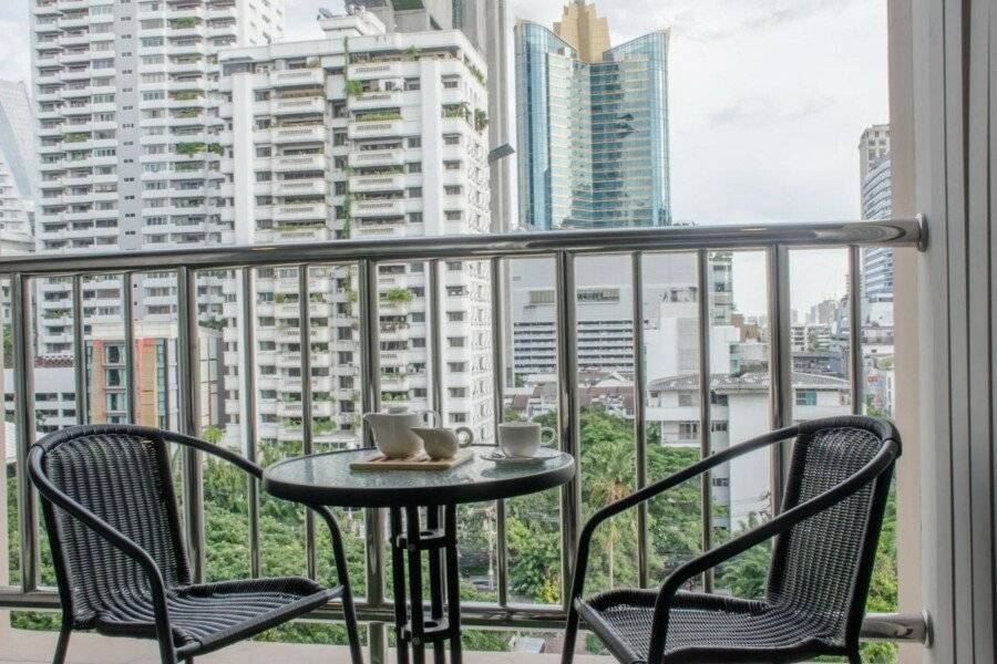 Grand Mercure Bangkok Asoke Residence balcony,ocean view