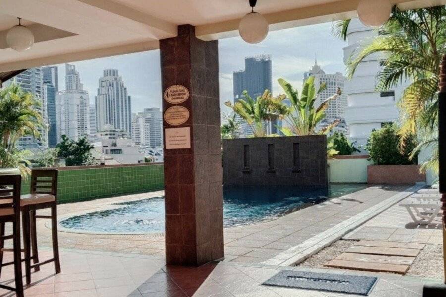 Woraburi Sukhumvit Hotel outdoor pool