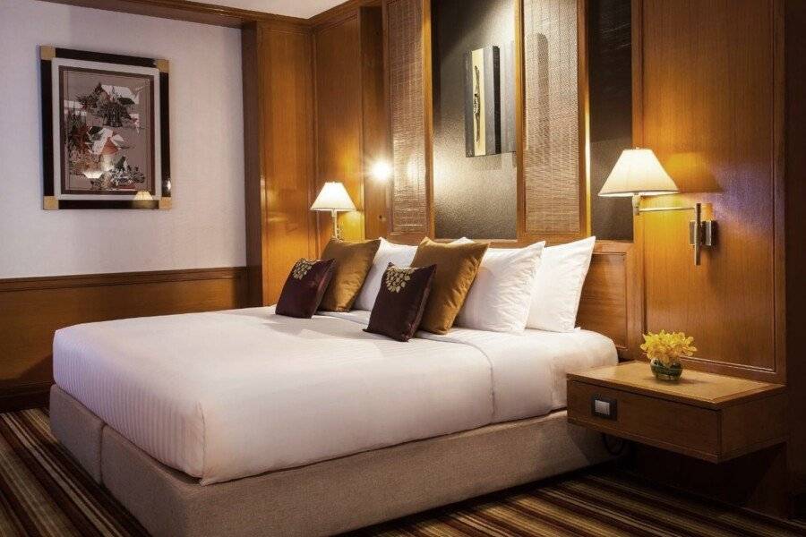 Amari Don Muang Airport hotel bedroom