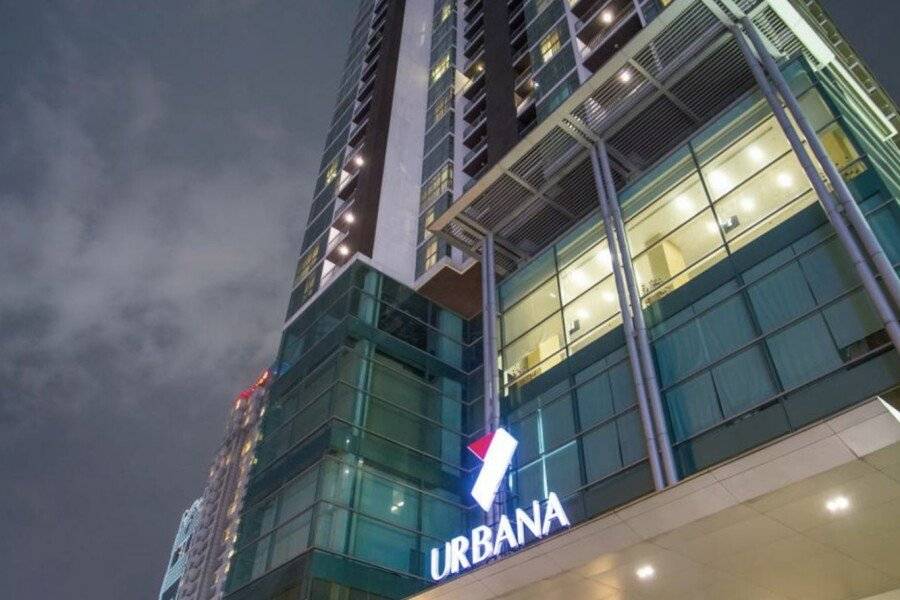 Urbana Sathorn Hotel facade