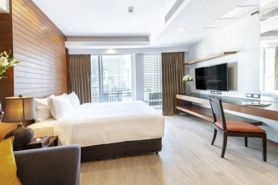 FuramaXclusive Sathorn hotel bedroom