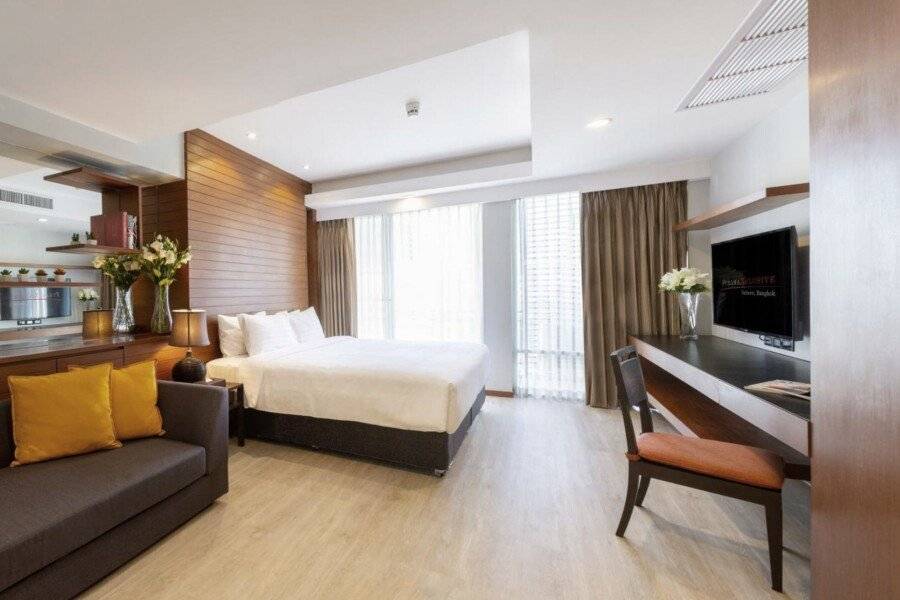 FuramaXclusive Sathorn hotel bedroom