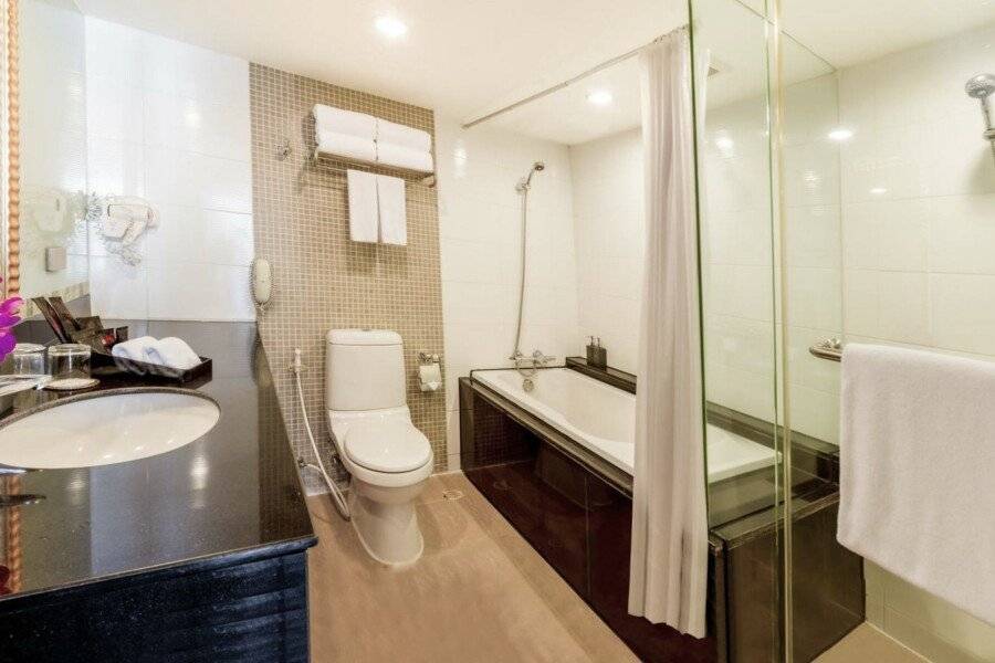 FuramaXclusive Sathorn bathtub