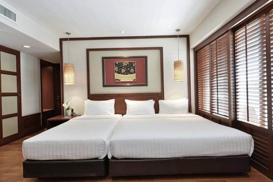 Centre Point Sukhumvit Thong-Lo hotel bedroom