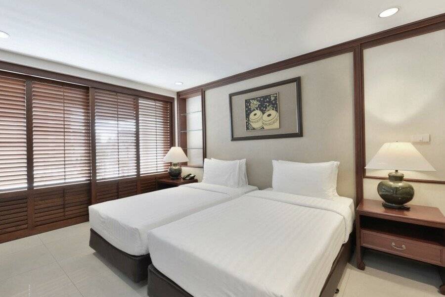 Centre Point Sukhumvit Thong-Lo hotel bedroom