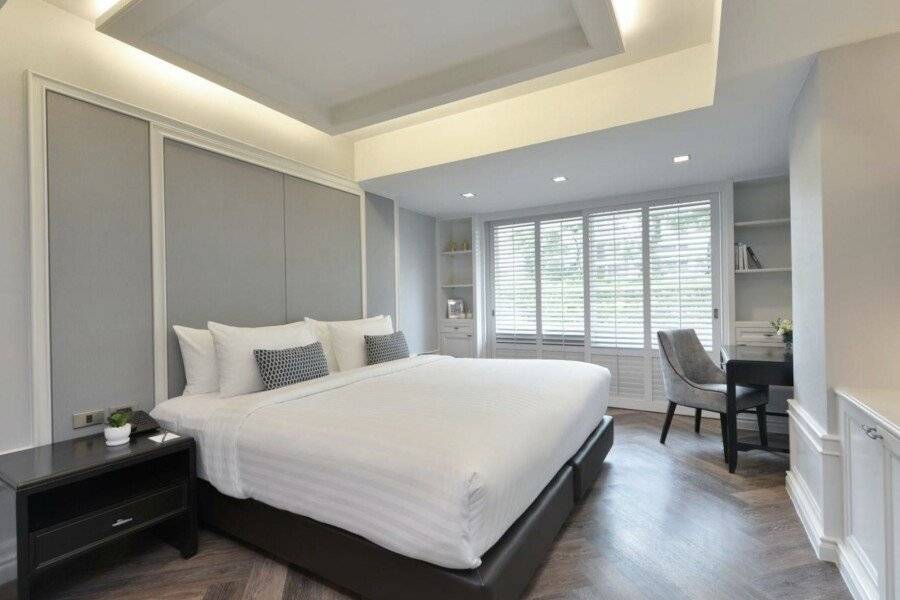 Centre Point Sukhumvit Thong-Lo hotel bedroom