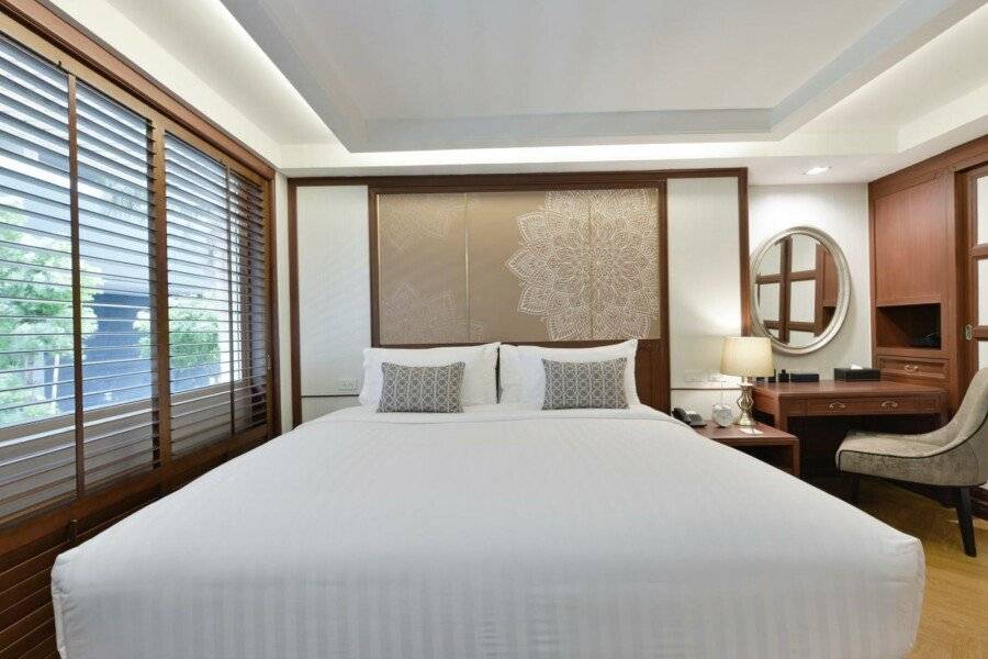 Centre Point Sukhumvit Thong-Lo hotel bedroom