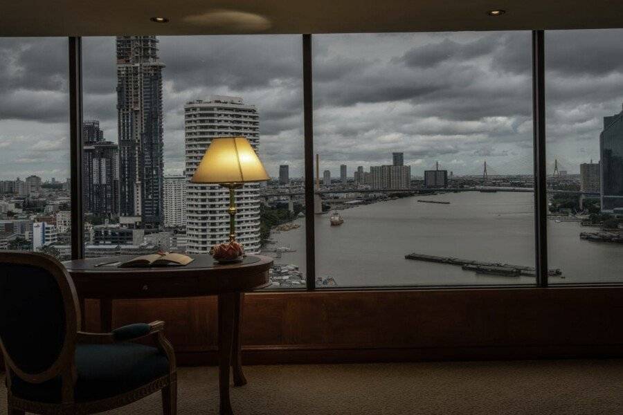 Montien Riverside Hotel Bangkok hotel bedroom,ocean view