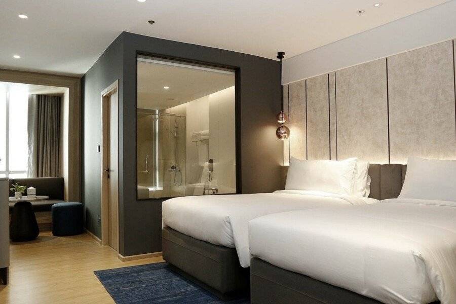 Miracle Grand Convention Hotel hotel bedroom